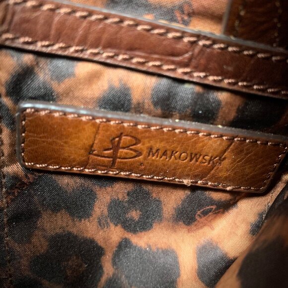 B MAKOWSKY Brown Leather Crossbody Handbag w/ Texture Gold Safety Pin Zip Pulls - Picture 10 of 16